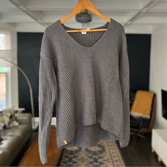 Tentree Highline V-neck sweater (Size S) - Picture 4 of 8